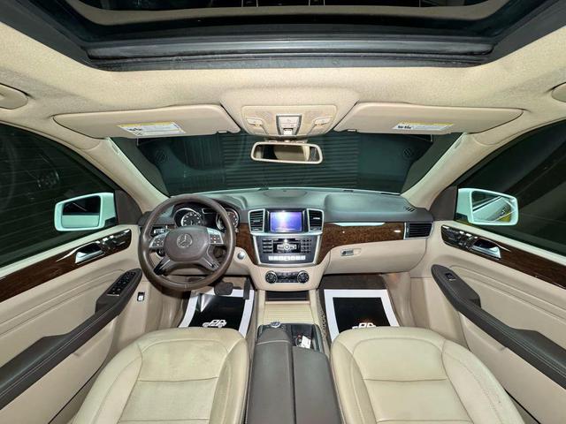 Photo of 2012 White Mercedes-Benz M-Class