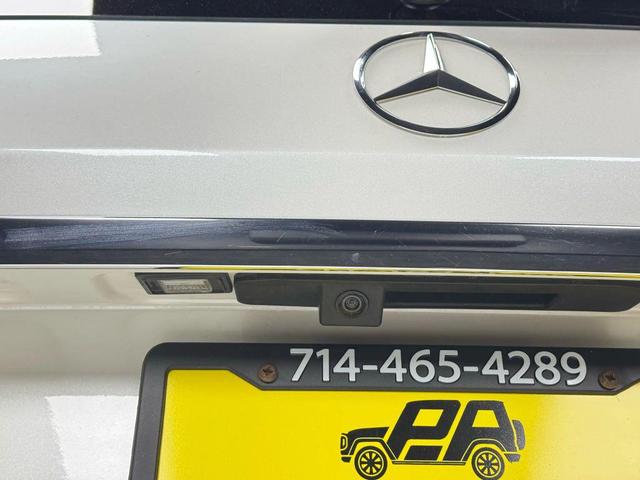 Photo of 2012 White Mercedes-Benz M-Class