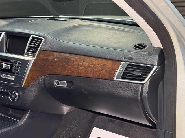 Photo of 2015 Silver Mercedes-Benz GL-Class
