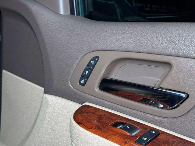 Photo of 2012 Brown Chevrolet Suburban