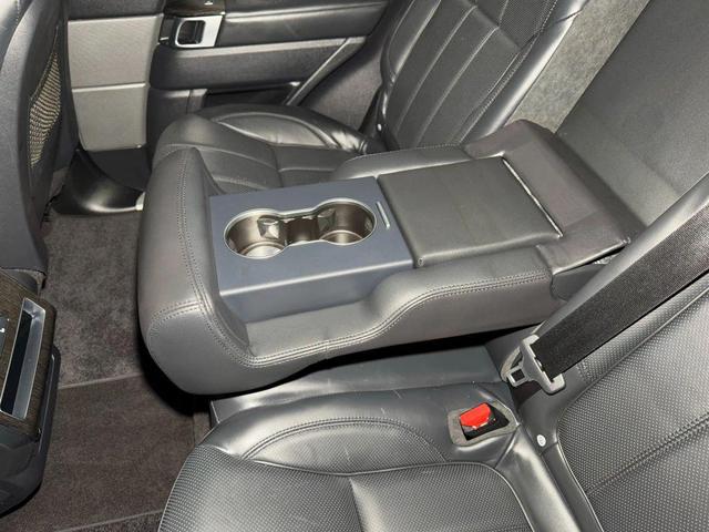 Photo of 2016 Black Land Rover Range Rover Sport