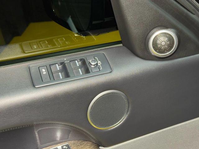 Photo of 2016 Black Land Rover Range Rover Sport