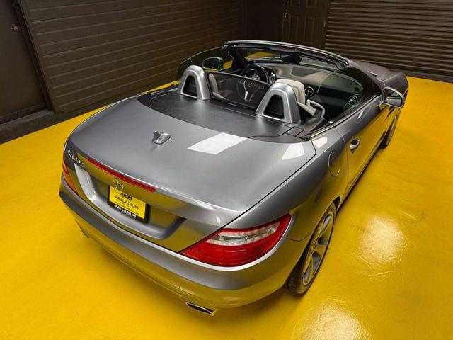 Photo of 2012 Grey Mercedes-Benz SLK-Class
