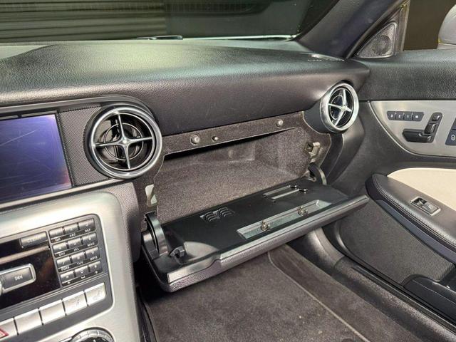 Photo of 2012 Grey Mercedes-Benz SLK-Class