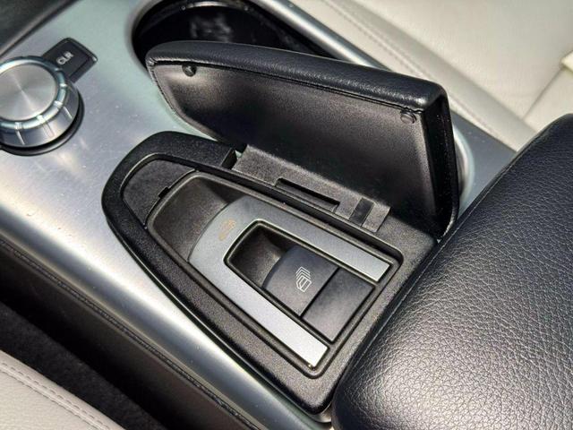 Photo of 2012 Grey Mercedes-Benz SLK-Class