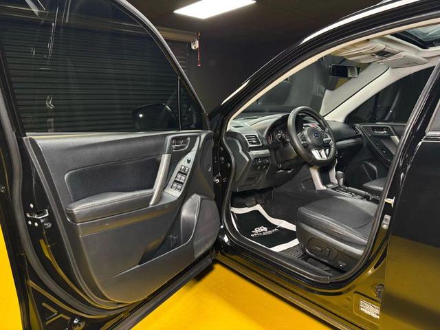 Photo of 2017 Crystal Black Silica Subaru Forester