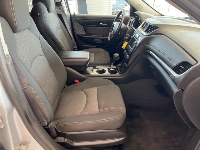 Photo of 2015 Silver Chevrolet Traverse