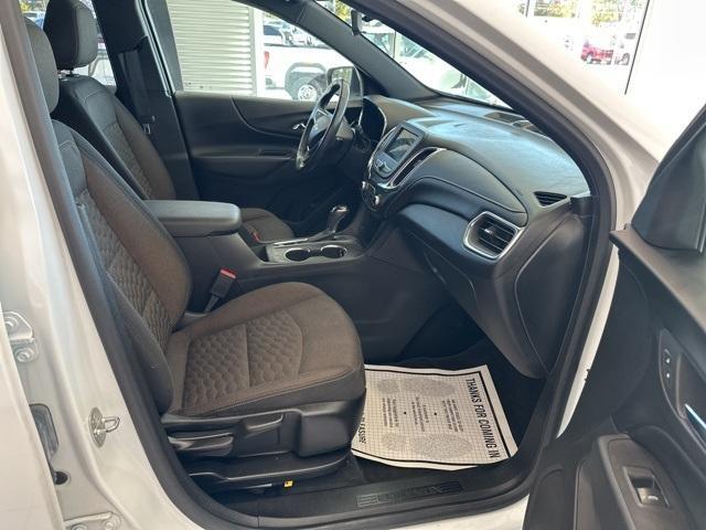 Photo of 2019 Summit White Chevrolet Equinox