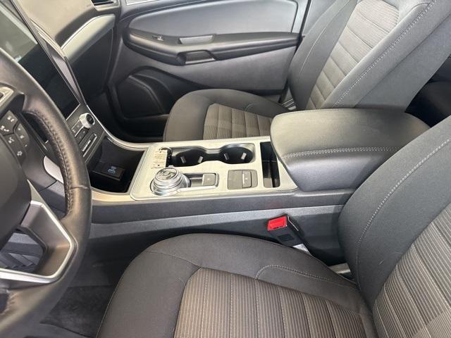 Photo of 2022 Green Ford Edge