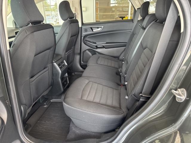 Photo of 2022 Green Ford Edge