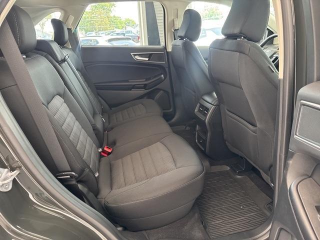Photo of 2022 Green Ford Edge