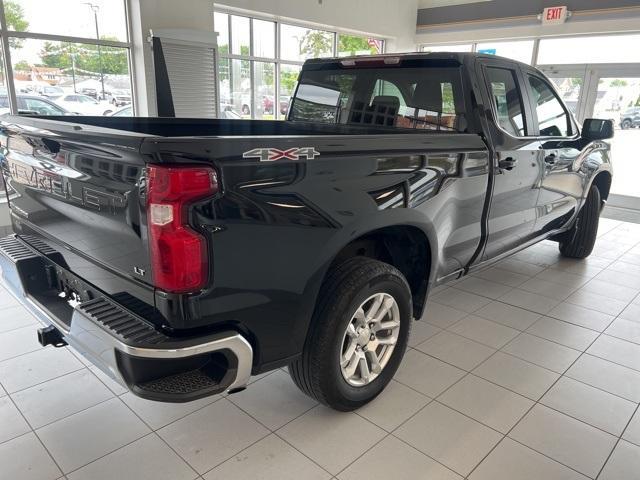 Photo of 2022 Black Chevrolet Silverado 1500