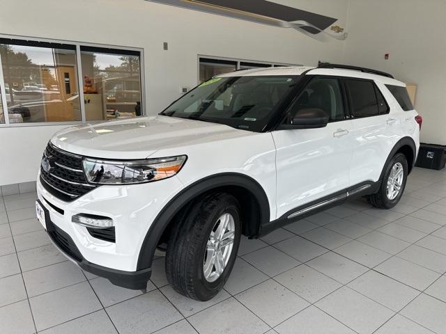 Photo of 2020 Oxford White Ford Explorer