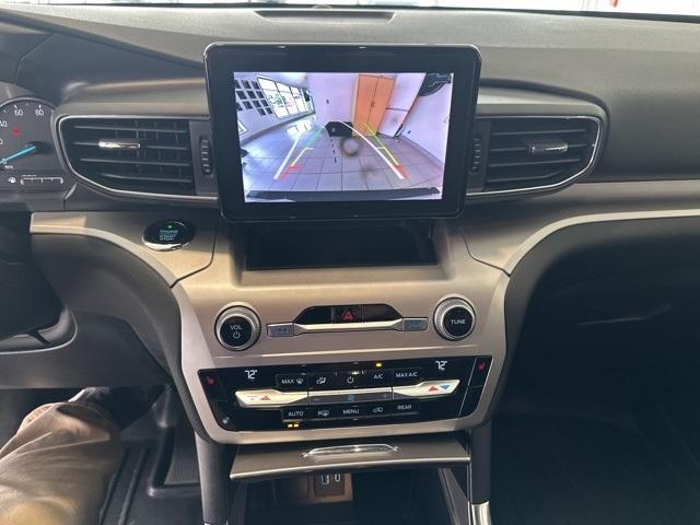 Photo of 2020 Oxford White Ford Explorer