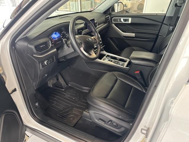 Photo of 2020 Oxford White Ford Explorer