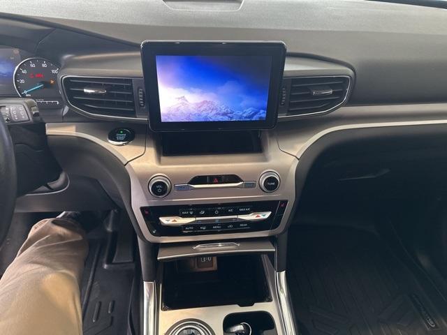 Photo of 2020 Oxford White Ford Explorer