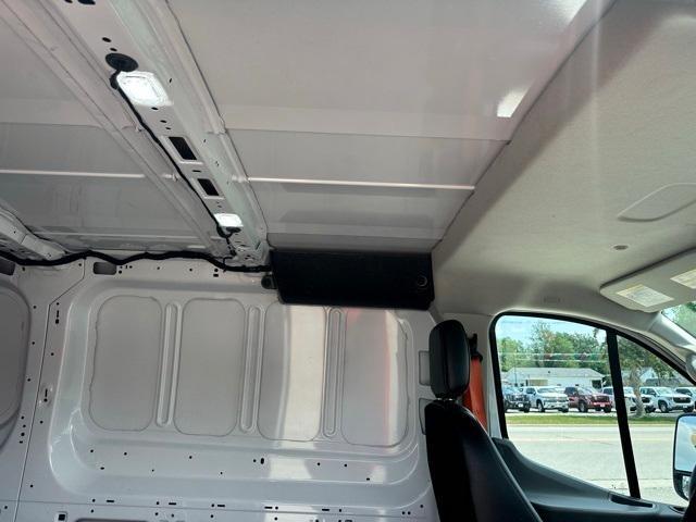 Photo of 2023 White Ford Transit-250