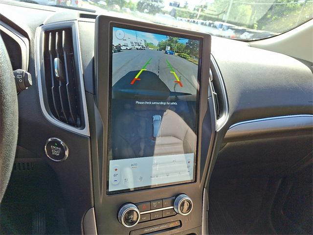 Photo of 2022 Stone Blue Metallic Ford Edge