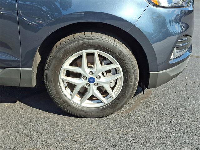 Photo of 2022 Stone Blue Metallic Ford Edge