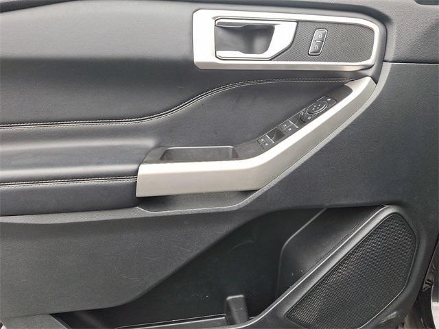 Photo of 2022 Agate Black Metallic Ford Explorer