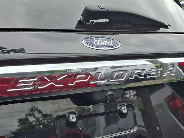 Photo of 2022 Agate Black Metallic Ford Explorer