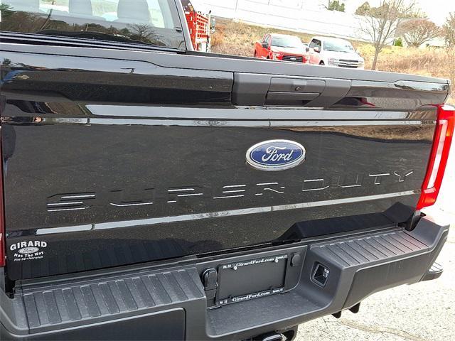 Photo of 2025 Agate Black Metallic Ford F-350