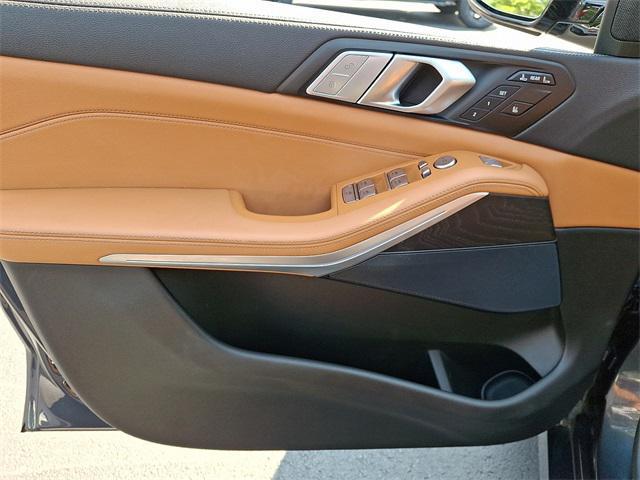 Photo of 2022 Arctic Grey Metallic BMW X7