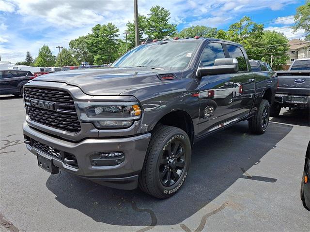 Photo of 2022 Granite Crystal Metallic Clearcoat RAM 2500