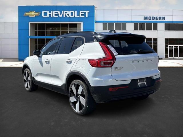 Photo of 2024 White Volvo XC40 Recharge Pure Electric