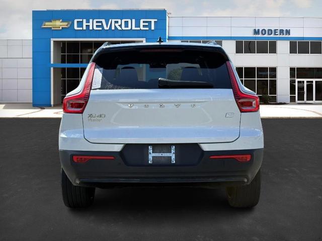 Photo of 2024 White Volvo XC40 Recharge Pure Electric