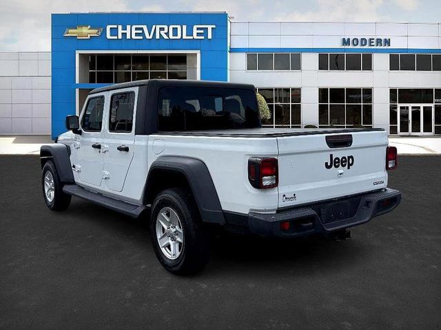 Photo of 2020 White Jeep Gladiator