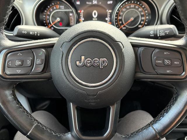 Photo of 2020 White Jeep Gladiator