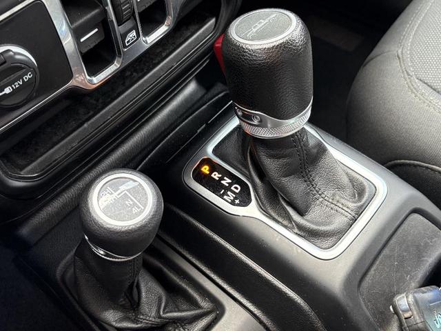 Photo of 2020 White Jeep Gladiator