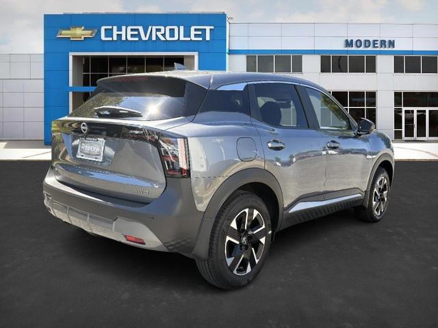 Photo of 2025 Gun Metallic Nissan Kicks