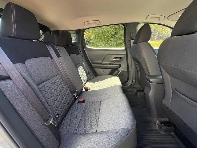 Photo of 2025 Gun Metallic Nissan Kicks