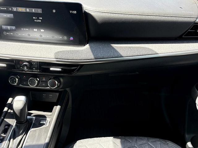 Photo of 2025 Gun Metallic Nissan Kicks