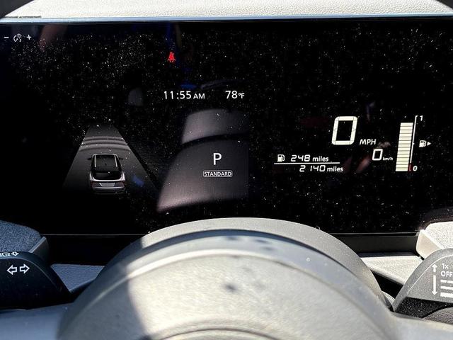 Photo of 2025 Gun Metallic Nissan Kicks