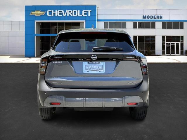 Photo of 2025 Gun Metallic Nissan Kicks