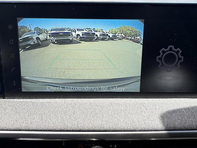 Photo of 2025 Gun Metallic Nissan Kicks
