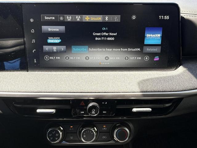 Photo of 2025 Gun Metallic Nissan Kicks