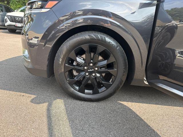 Photo of 2023 Metal Kia Carnival