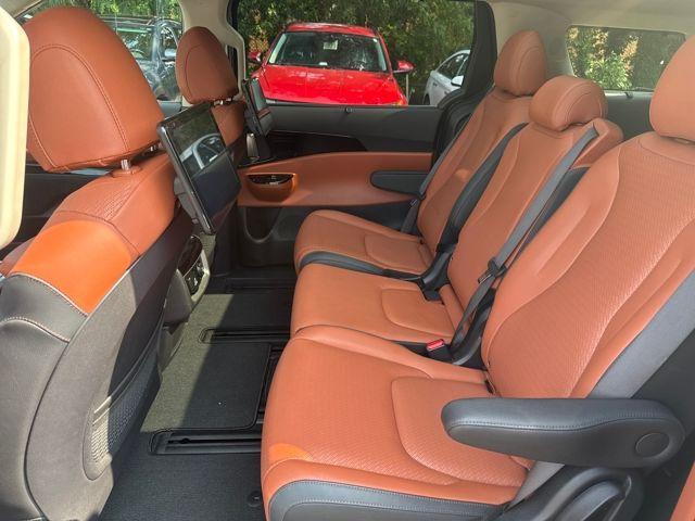 Photo of 2023 Metal Kia Carnival