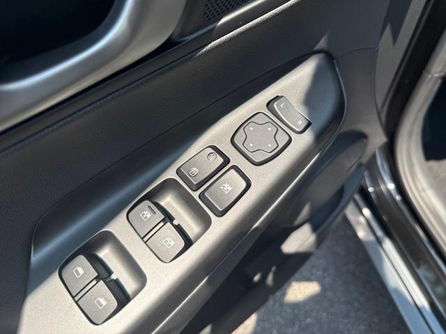 Photo of 2019 Ultra Black Hyundai KONA