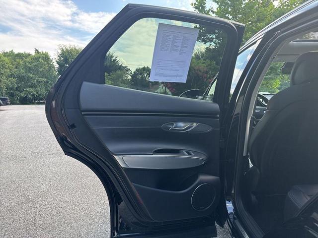 Photo of 2022 Black Genesis GV70