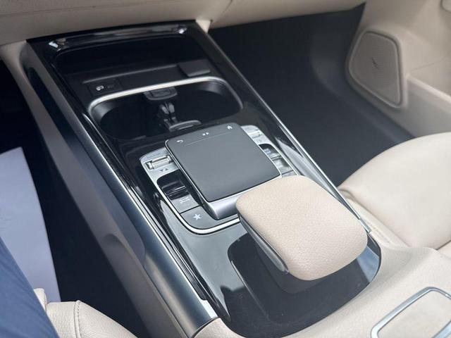 Photo of 2020 Midnight Black Mercedes-Benz GLB 250