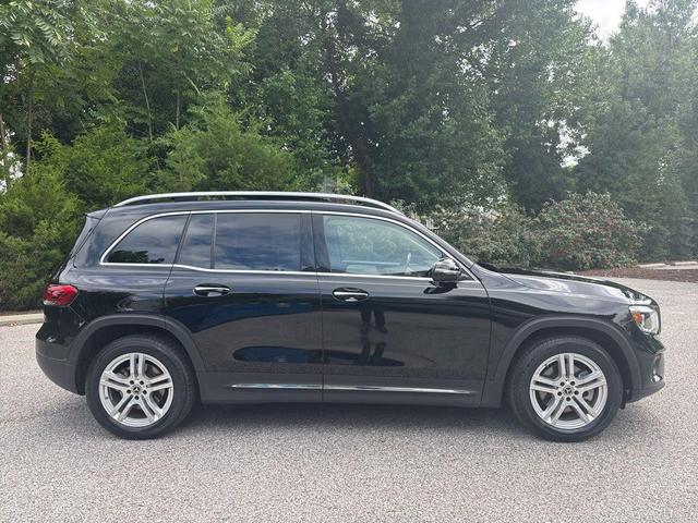 Photo of 2020 Midnight Black Mercedes-Benz GLB 250