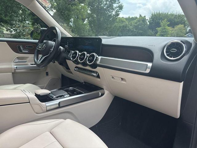 Photo of 2020 Midnight Black Mercedes-Benz GLB 250