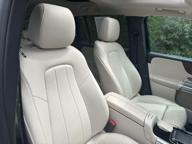 Photo of 2020 Midnight Black Mercedes-Benz GLB 250