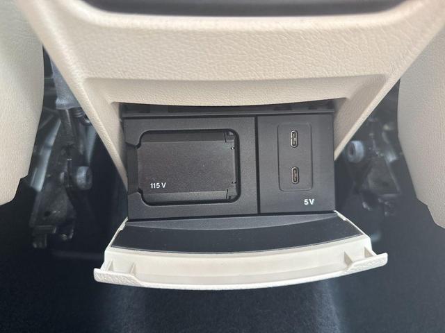 Photo of 2020 Midnight Black Mercedes-Benz GLB 250