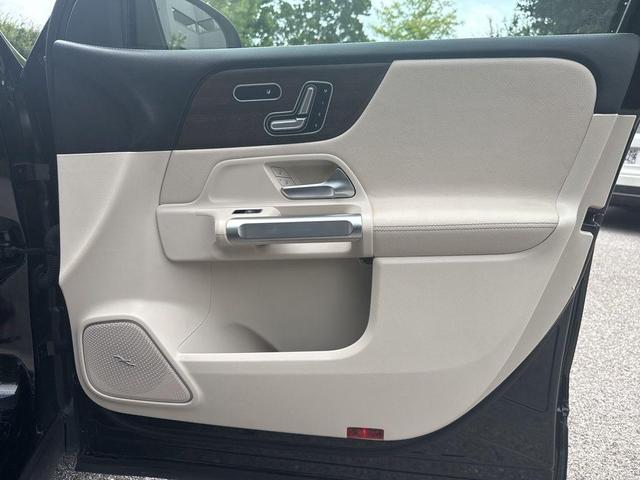 Photo of 2020 Midnight Black Mercedes-Benz GLB 250